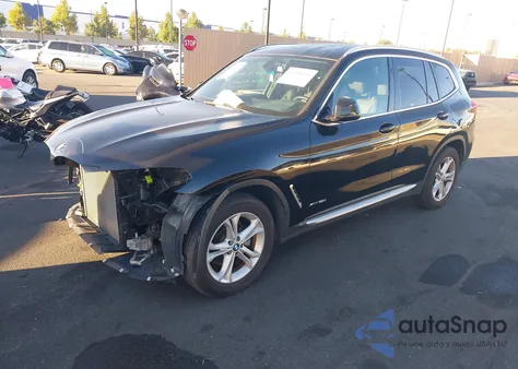 2018 BMW X3 xDrive30I z USA, uszkodzony, nr VIN 5UXTR9C54JLD59318